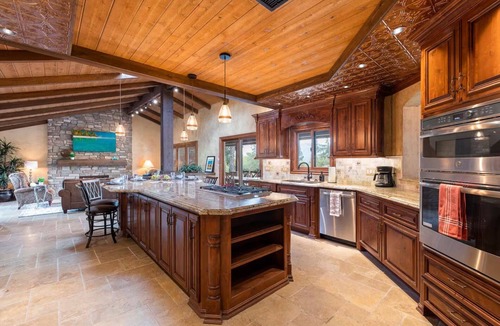 Bonsall House | Tuscan Views with Country Vibes