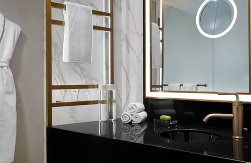 Downtown Washington D.C. Hotel | Two City View Deluxe 2 Double Beds | Hotel Washington | Near Iconic Landmarks