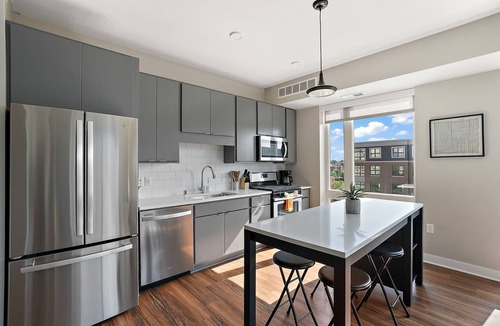 Downtown Minneapolis Apartment | TWO CozySuites in Marquee with pool & gym | 3 Beds