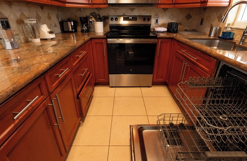Sexton Cove Estates House | Ultimate Experience W/Services, Fishing & Pool!