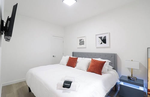 Shaw Bed & Breakfast | Unit 3 One BR With Queen Sofa and Bed