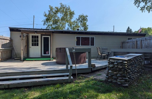 White Pine House | UP Adventure Basecamp with hot tub close to the Porcupine Mountains.