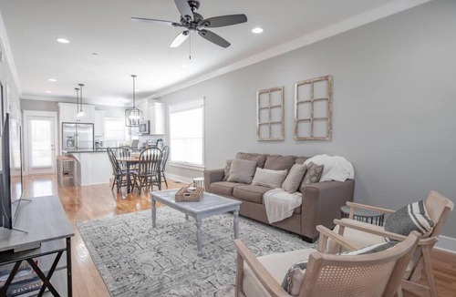 Spring Hill House | Updated 2BR | Safe, Central Location