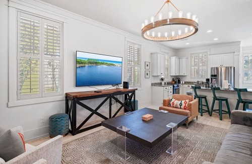 Forest District House | WaterColor Escape |Bring the Whole Family—Pups Included! Sleeps 8
