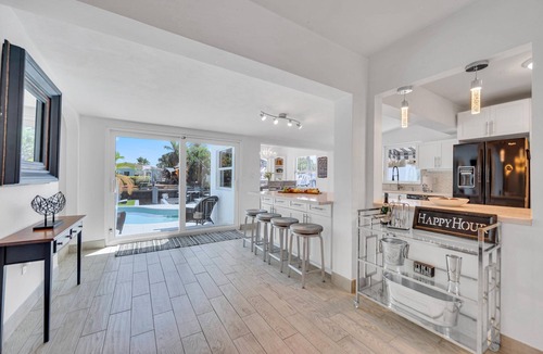 South New River Isles House | Waterfront Bungalow/Heated Pool/Pineapple Key