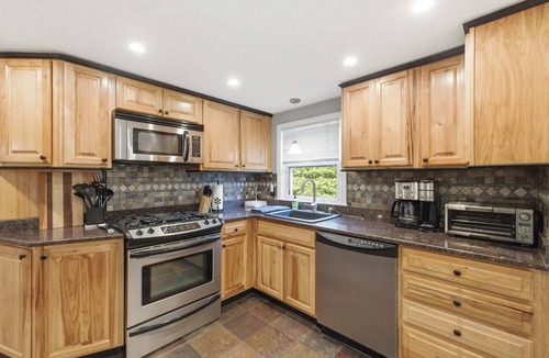 Ward Hill House | Waterfront Getaway w/Dock & Lake Views