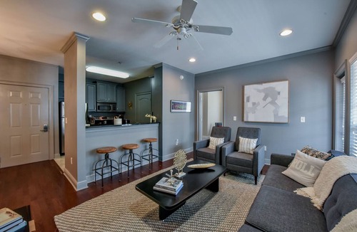 Tuscaloosa Condo | Welcome to Bear's Den! Walk to the Coliseum, Stadium, and The Strip!