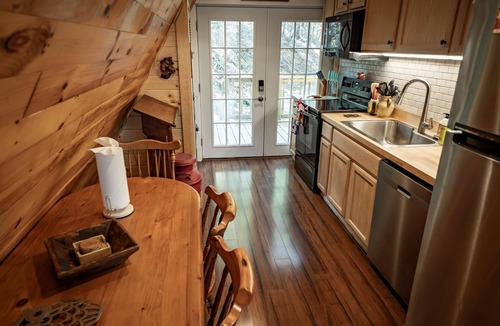 Murphy House | Whimsical A-Frame | Secluded Feel, Close to Town