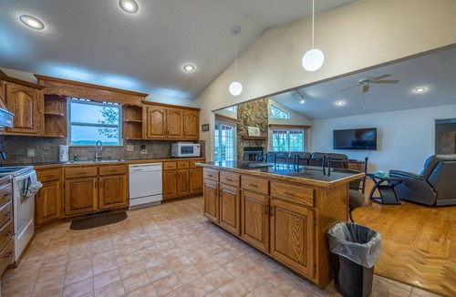 Lake of the Ozarks House | Whispering Winds - Great House on a Great Point