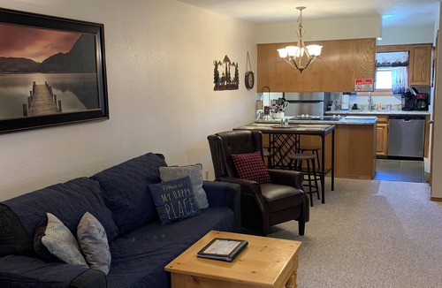Angel Fire Condo | WiFi.Clean & Updated 2 Bedroom, 2 Bath w/Smart TV’s, travel locker