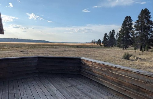 Klamath County House | Williamson River Ranch Fishing Eclipse Exclusive Views Book Reading