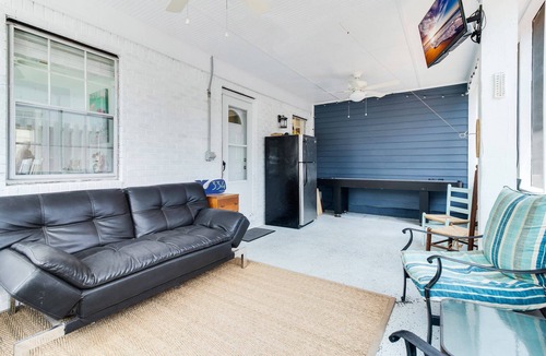 Tranquil Harbour House | Wonderful Dog-Friendly Cottage in the Peaceful, Quiet Section of Oak Island