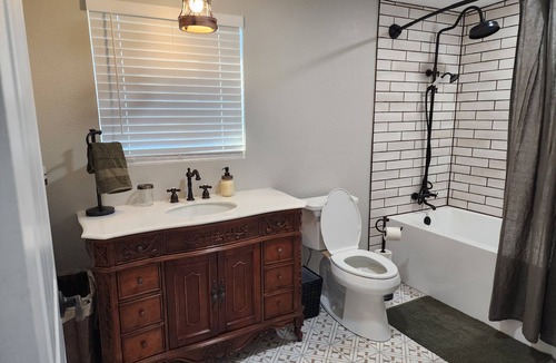 Duncan Apartment | York Oasis Classic Copper Suite