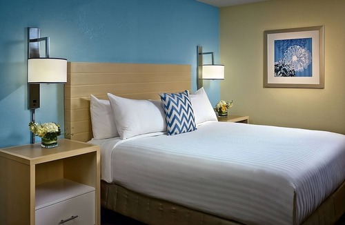 Gunter Afs Hotel | You Found it! 2 Comfortable Units, Free Parking, Onsite Pool, Pet-friendly