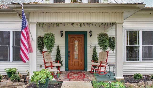 125 yr old, home located across from UTS campus in D/T historical Pulaski.