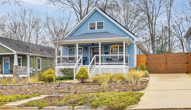 2 Mi to Duke & Dtwn Durham: Modern Home w/Patio!