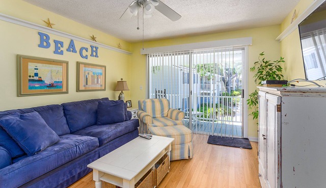 2bd/2ba/Close to Village, Parks, Pools - Reserve Now for fall & winter getaways!