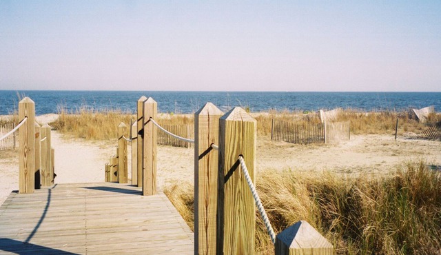 3BR/3Bath, Beach Front Condo w/ wrap around porch & pool on Daufuskie Island.