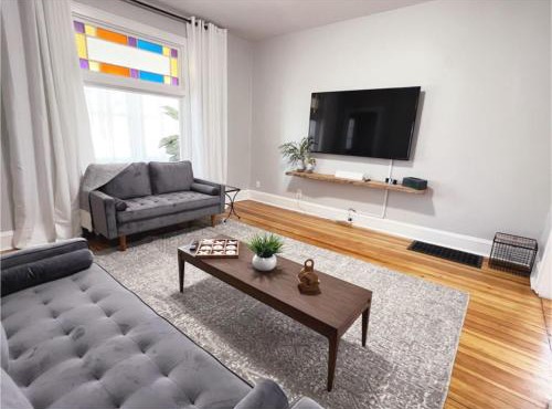 4BR St Paul Retreat Near Lake Phalen Sleeps 13