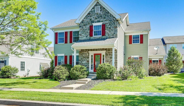 5 Mi to Downtown: Pet-Friendly Lancaster Getaway