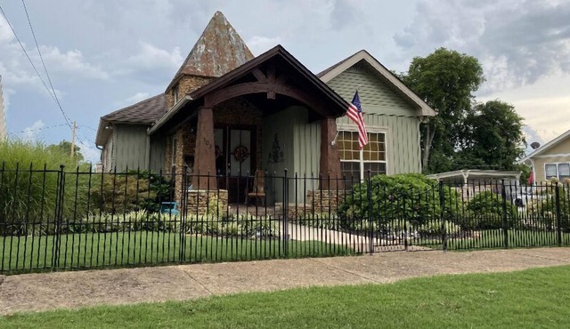 5 minutes to the TN River, Boating, Fishing, Loving everday! Cozy Music House!