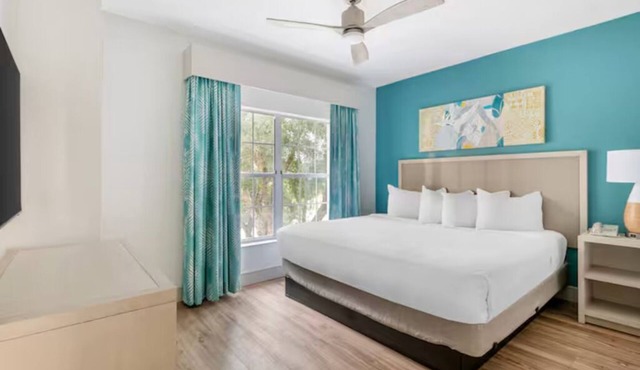 A Stay That Exceeds Expectations Every Time! Outdoor Pool, Unit with Kitchen!