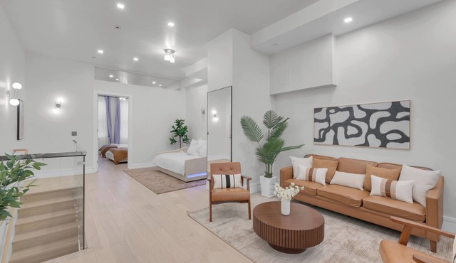 Amazing Luxury 3 Large Bedroom Duplex Apartment in Prime Location