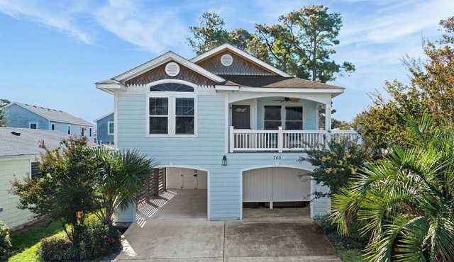Avalon Tides: Pet-Friendly | Hot Tub | Tiki Bar