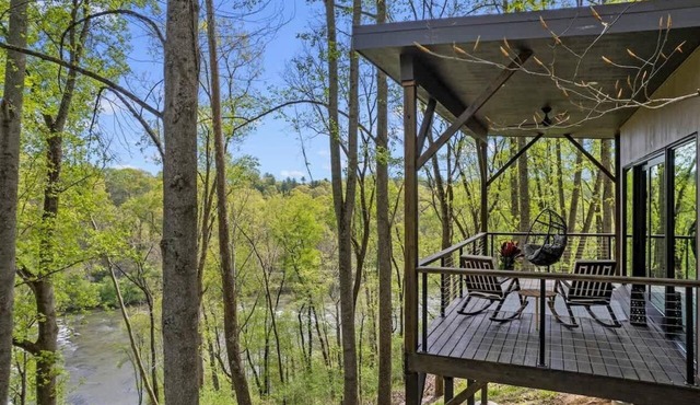 Blue Heron Hideaway at French Broad River Farms