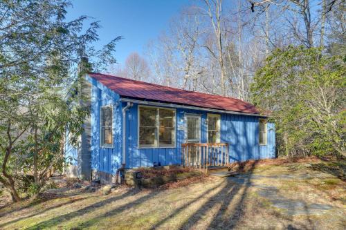 Burnsville Cabin w/Deck & Trails - Dog Friendly!