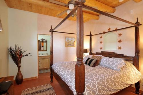 Casita Bee, private Retreat in Santa Fe