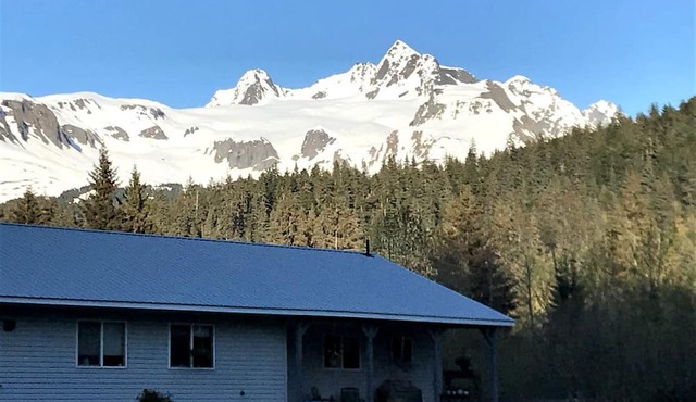Charming Creekside Retreat Near Kenai Fjords in Seward, Alaska
