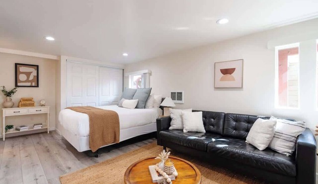 Charming Mission Hills Studio w/Patio
