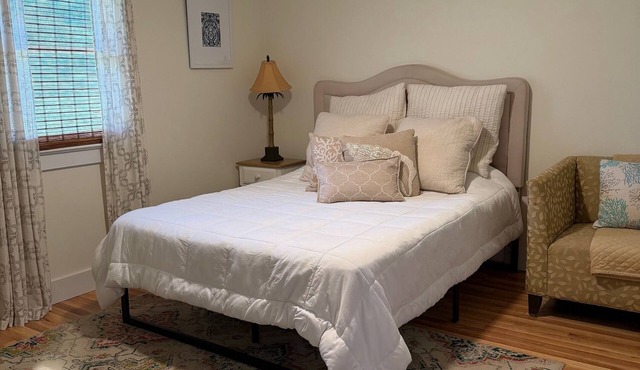 Charming Wanchese Retreat-Cozy 2BR Near OBX Beaches and Fishing