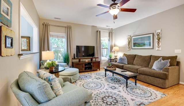 Charming Wilmington Home w/Patio ~ 7 Mi to Beach!