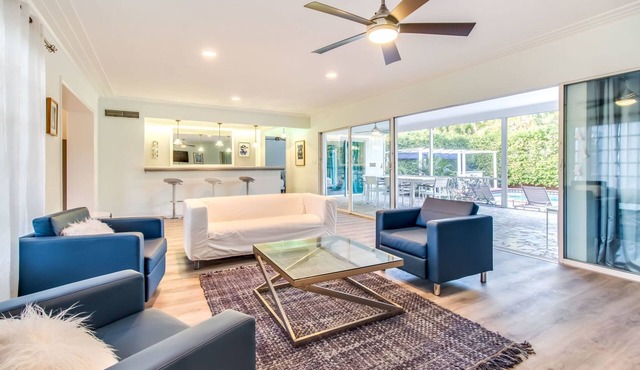 Chateau Hollywood Luxury Home & Pool near Hollywood Broadwalk