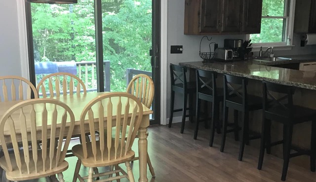 Clean Comfortable Chalet Located In The Heart Of The White Mountains