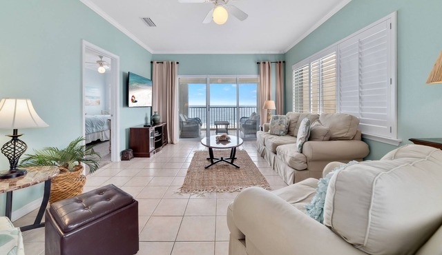 Come Enjoy this luxury condo right on the beach of Gulf Shores!