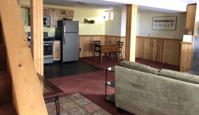 Comfortable apartment with spectacular mountain and ocean views.