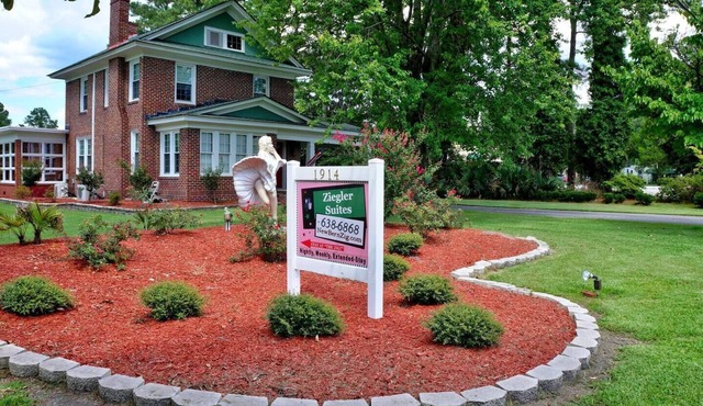 Comfortable Stay with Kitchenette, Laundry access, WI-FI, Cable and More