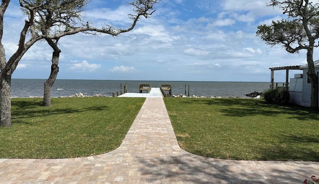 Core Sound beauty! Easy access to Core Banks and Cape Lookout. - SLEEPS 11
