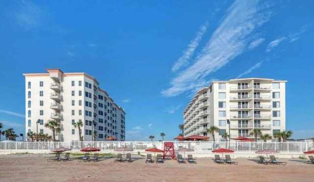 Cozy 1-BR |Partial Ocean View & Balcony in Ormond Beach