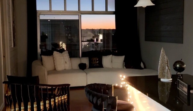 Cozy 2-bedroom condo with AC in lovely Atlanta Buckhead