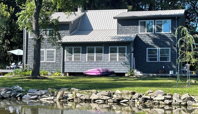 Creekfront Retreat on Yellow Breeches, Sleeps 8, Kayaks, Firepit, Fishing