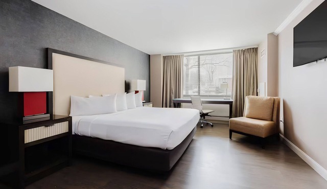 DC Stay near Georgetown | Remote-Work Ready | Walk to Dining & Attractions