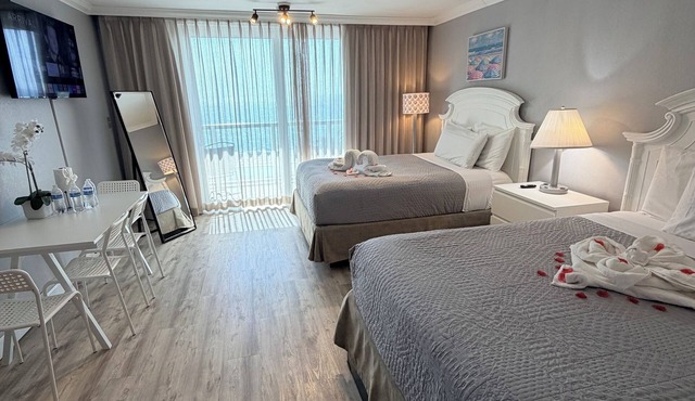 Direct Ocean View Condo wBalcony,Kitchen + Pool, Gym in a Beachfront Building.