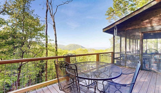 Dog-friendly mountain view cabin with furnished deck, washer/dryer