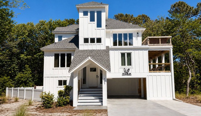 Dog Friendly semi sound front beach-home with pool &hot tub 5min walk to beach