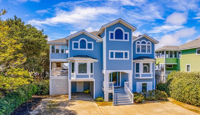 Dog-friendly sound-front home with pool, fireplace, game room & washer/dryer