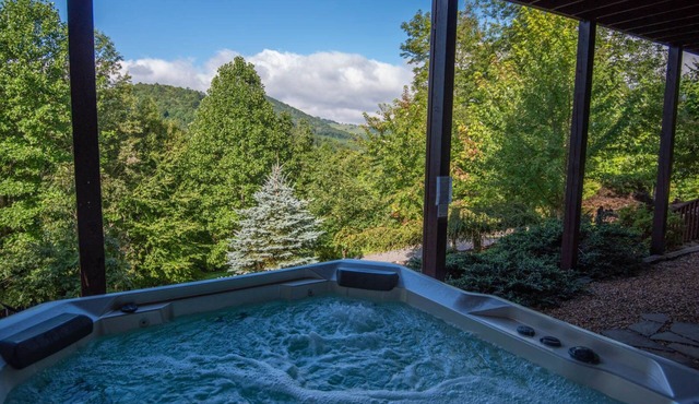 Eagle Ridge | Panoramic Mountain Views | Hot Tub & Game Room